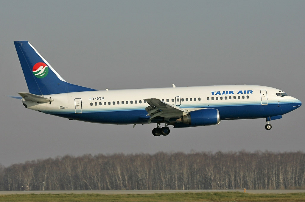 Tajik Air - Boeing 737-300 (foto: Dmitriy Pichugin/Wikipedia Commons -  GNU Free 1.2)