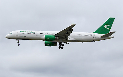 Turkmenistan Airlines - Boeing 757 (foto: Mark Harkin/Wikimedia Commons - CC BY 2.0)