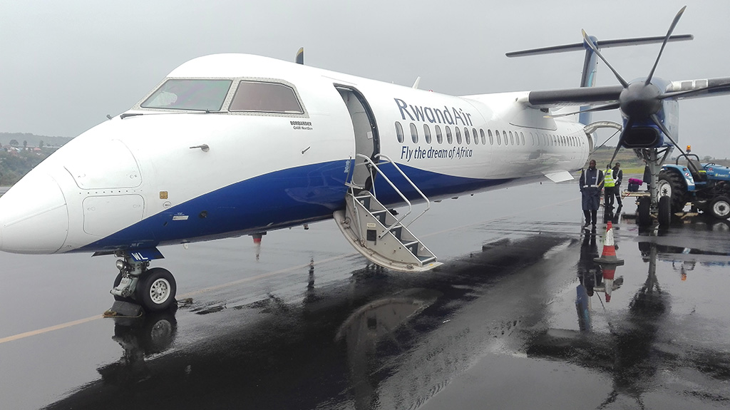 RwandAir - Bombardier Q400 (foto: Jon Harald Søby/Wikimedia Commons - CC0 1.0)