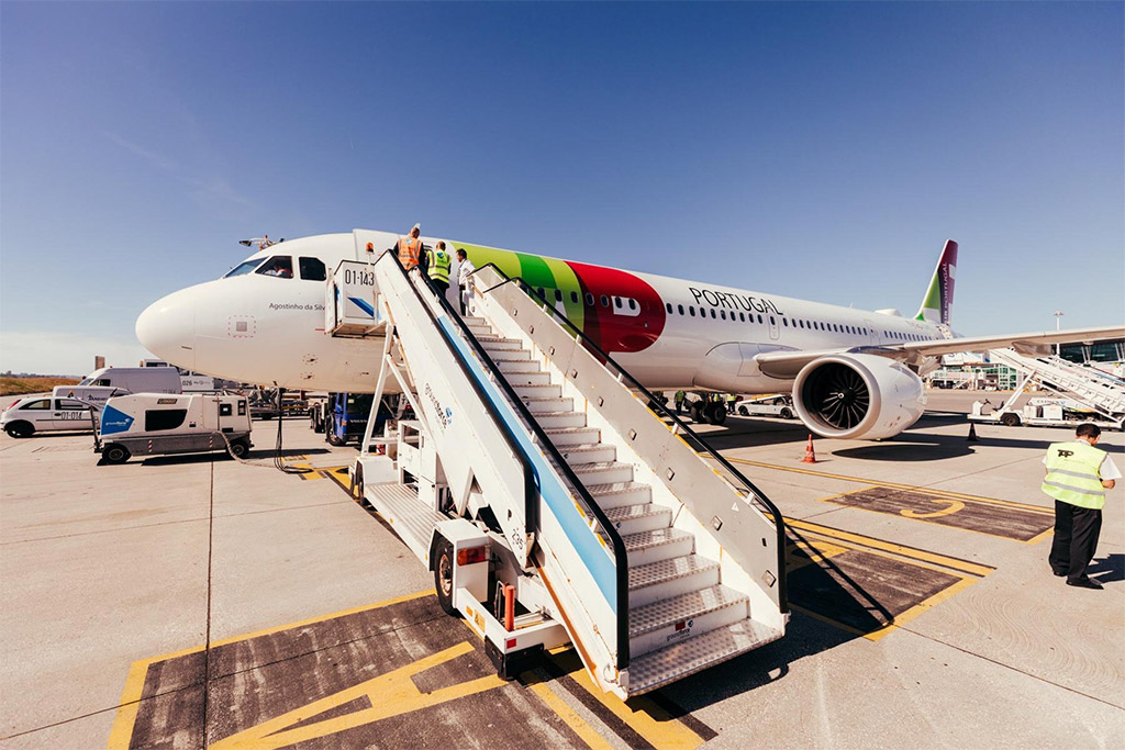 Airbus A321LR na letišti v Portu před prvním letem do Newarku (foto: TAP Air Portugal)