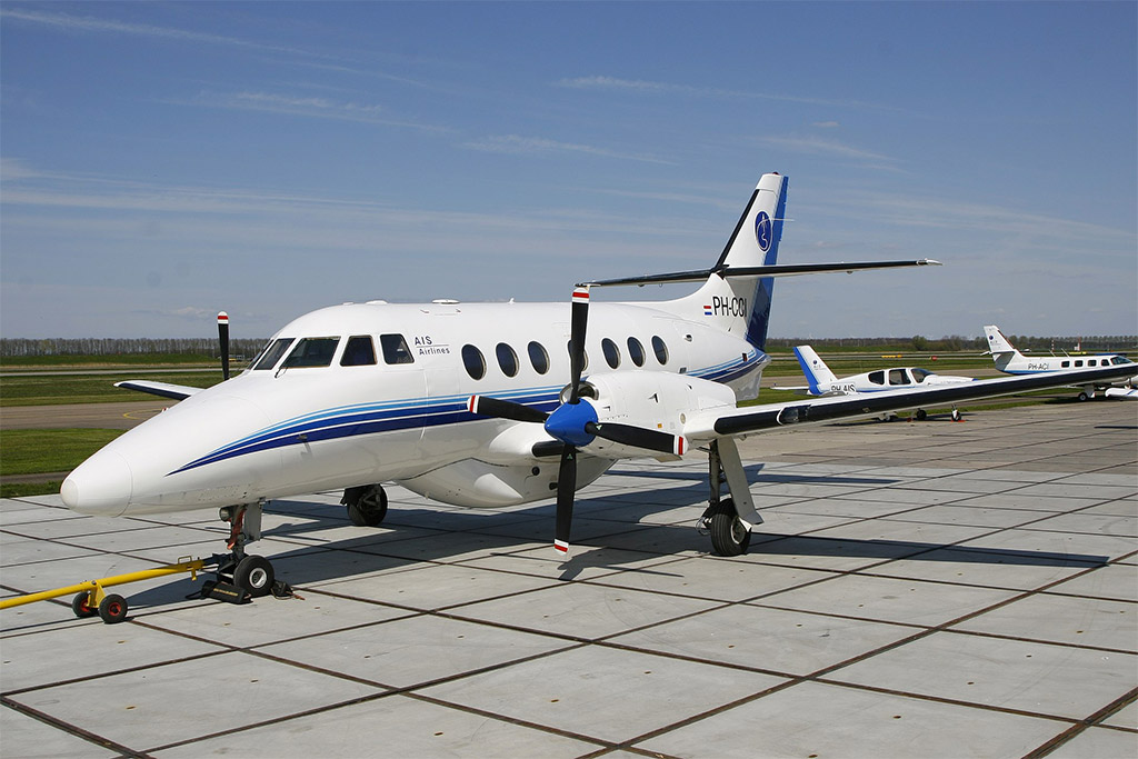 AIS Airlines - Jetstream 32 (foto: AIS Flight Academy/Wikimedia Commons - CC0 1.0)