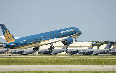 První Boeing 787-10v barvách Vietnam Airlines (foto: Boeing Co.)