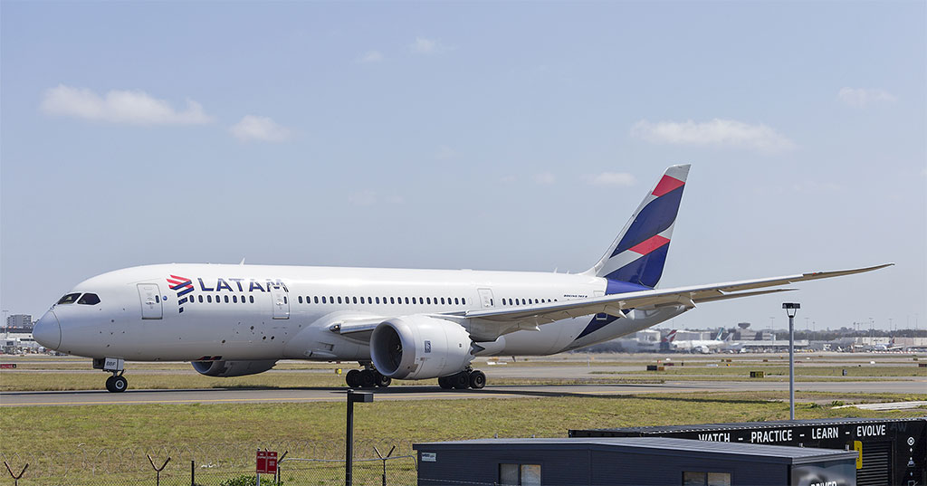 LATAM Airlines - Boeing 787-8 (foto: Bidgee/Wikipedia Commons - CC BY-SA 3.0 AU)